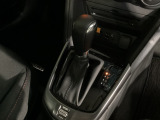 全てのトランスミッションのメリットを兼ね備えた理想的なAT、それがSKYACTIV-DRIVE(スカイアクティブドライブ)。「滑らかな変速」「ダイレクト感のあるシフトフィール」そして「低燃費」が特長です!