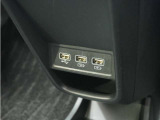 ◆USBチャージャー◆使いやすい場所に装備されています。