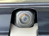バックカメラで車庫入れラクラク♪♪