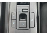 電動パーキングブレーキを搭載。スイッチ操作でパーキングブレーキを作動・解除することが可能です。