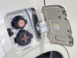 【充電ポート】充電ポートの上部が普通充電、下部が急速充電となります!