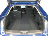 便利な6:4分割可倒式シートです。収納と乗車人数のバランスに優れています♪荷物の大きさの応じたラゲージスペースをフレキシブルに作り出せるので、シーンに合わせた使い方ができます♪