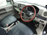 内装も全体的に大きく目立つ傷もなく、とてもきれいな状態です!!車内、除菌クリーニング済み!フロアマットと荷室マットは新品にしております!!