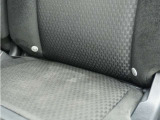 ◆ISOFIX◆シートベルトいらずでチャイルドシートと固定金具を連結するだけでガッチリ固定できます。