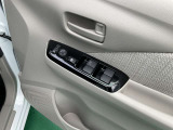 運転席側のドア部。パワーウィンドーのスイッチになります。