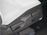 ◆シートハイトアジャスター◆運転席を上下に高さ調節ができます!運転ポジションを体格に合わせてシート調整できます。