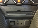 CD・DVDプレイヤー・AUX・USB・電源ソケット