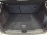 トランクはハッチバックタイプですので背の高い荷物も乗りますよ☆