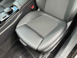 快適なショールームにて、お車選びのお手伝いから、ご購入後の整備待ちまで、ご対応致します。