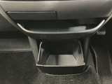 【インストセンターロアボックス】CDなどが収納できる格納式のボックス!