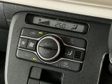 【オートエアコン】AUTOボタンを押してお好みの温度を設定!快適な室温でドライブをお楽しみいただけます♪