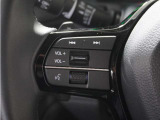 ◆オーディオリモコンスイッチ◆ハンドルにスイッチが装備されてます。視点をそらすことなく、ボリューム調整・オーディオソース切替・選曲が出来ます。安全運転しながら操作が可能になりました。