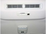 【リヤシーリングファン】で空気を循環し後席も快適です☆