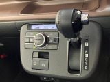 品質へのこだわり!フロアマットやシートなど車内をキレイに清掃し、ニオイや汚れなどを徹底的にクリーニングしてもらっております。室内はピカピカです☆