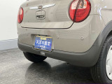 【後退時ブレーキサポート】リヤバンパーに4つの超音波センサーを内蔵し、車両後方にある障害物を検知。透明なガラスなども検知でき、コンビニの駐車場などでの衝突回避をサポートします。