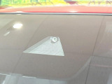 【i-ACTIVESENSE】走行中に前方の車両等を認識し、衝突しそうな時は警報とブレーキで衝突回避と被害軽減をアシスト。より安全にドライブをお楽しみいただけます。