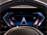 『運転』に対するBMWのこだわりはメーターパネルにも表れております。視野性の良いメーターパネルは疲労感の軽減と、運転の楽しさをもたらしてくれます。