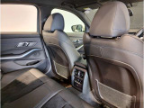 【エアバック】BMWのエアバックやその他の安全装備は、互いに補完しあう事で徹底した安全性を貫きます。万一の事故の際にそれぞれ最適な保護を提供してくれます!