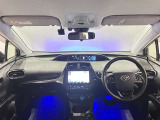 高いホールド性で運転姿勢が安定します。長距離ドライブでも疲れにくいのが魅力です。快適なドライビングライフをお送りください♪