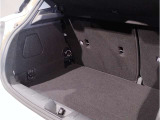 コンパクトなMINIですが、後部座席のシートアレンジにより、荷室を広げ、あらゆるシチュエーションにご対応が可能で御座います。