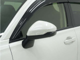 ◆ドアミラーウインカー◆ドアミラーにウインカーを装備しています。対向車に自身の進行方向を合図し安全に運転できます。