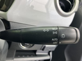 操作しやすいウインカーレバーで、周囲の安全を確認しながらスムーズな車線変更をサポートします。