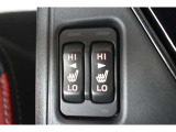 運転席・助手席シートヒーターが付いていますエアコンの暖房よりも早く体が温まるため、冬場の快適性が非常に高まります。