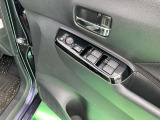 運転席側のドア部。パワーウィンドーのスイッチになります。