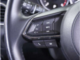 【ステアリングスイッチ】運転中、前方から目線をそらすことなく、オーディオ等の操作が可能な便利機能。安心&快適ドライブにはマストな装備。