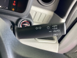 【オートライト(AUTO)】外の明るさをシステムが感知して、自動でヘッドライトが点灯します!ヘッドライトをつけ忘れを防ぐ便利機能です