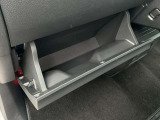 車検証や小物などの収納スペースがたくさん用意されています!