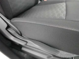 運転席の座面はお好みの高さに調整もできます♪
