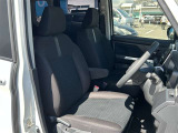 納車前にご案内しますボディーコーティングを施工する事をお勧めします。理由1納車時ピカピカ、2洗車も楽々だし雨で多少の汚れも無くなります、3運転してて気持ちがよいetc.