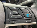 【プロパイロット】搭載。高速道路同一車線内走行時に、ステアリング、アクセル、ブレーキ操作をクルマがサポート。ドライバーの負担を軽減します。