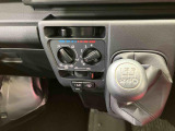 納車前にはプロのメカニックが、各部の点検を行います。ディーラーにしか出来ない品質、そしてサービスできっと満足していただけると思います!