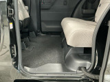 足元は広々♪しっかり内装ルームクリーニングを実施しています。車に自信があるからこそ、是非一度ご来店頂き見てもらえると幸いです。