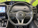 インテリアに合わせたデザインのステアリングは、運転される方のことも考え、運転しやすい形状、大きさです。是非一度、実際に触ってお確かめください。