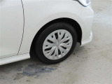 装着タイヤサイズは、185/60R15です。