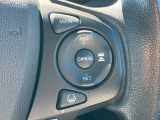 スイッチ操作で一定速度に走行を制御。加速、減速の少ない高速道路などでの運転をより快適にするクルーズコントロールを装備。