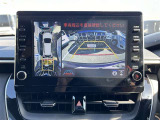 パノラミックビューモニター付きです。車両を上から見たような映像をディスプレイオーディオ画面に表示。運転席からの目視だけでは見にくい、車両周辺の状況をリアルタイムでしっかり確認できます。