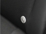 ◆ISOFIX◆シートベルトいらずでチャイルドシートと固定金具を連結するだけでガッチリ固定できます。