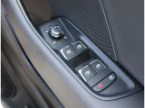 Audi正規ディーラーが高品質をお約束。高度な訓練・教育を受けたAudi専任メカニックが、100項目にもおよぶ精密な点検を実施。すべてクリアしたAudi車だけ、あなたのお手元に届けられるのです