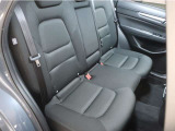 【ISOFIX(アイソフィックス)】お子様がいらっしゃるご家庭は必見!後席にチャイルドシートを直接金具に固定出来るISOFIX規格対応の座席です♪シートベルトのみを使用しての固定よりも安定します!