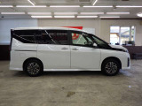 気持ち良く新しいカーライフがスタートできます様全車内外装クリーニングを実施しております。