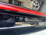 車庫入れもお任せのバックカメラが付いて、後方確認もラクラク♪安全に車庫入れも可能です。便利な機能ですが、バックカメラを過信せず、目視もお忘れなく。