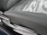 運転席の座面はお好みの高さに調整もできます♪