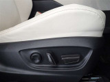パワーシート搭載。微妙な調整が手軽にでき、ピッタリのポジションで運転することが可能です。