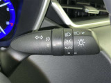 【オートライト】車外の明るさに応じて自動的にライトの点灯・消灯をしてくれます