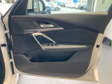 BMWの剛性感ならではの、重厚感あるドアの開閉音をぜひご体感ください。