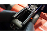 メルセデスジャパンが定めるサーティファイドカー(認定中古車)として登録を致しますので、納車時にはタイヤやバッテリー等も規定以下の数値であれば、整備代金を頂かず、無償で交換となります。ご安心下さい。